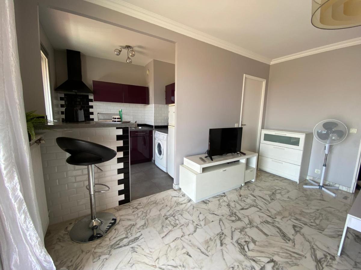 Stylish Modern Beach Studio Νίκαια Εξωτερικό φωτογραφία